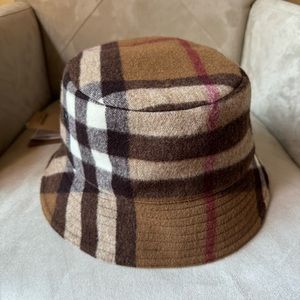 BURBERRY Check Wool Bucket Hat XL NWT